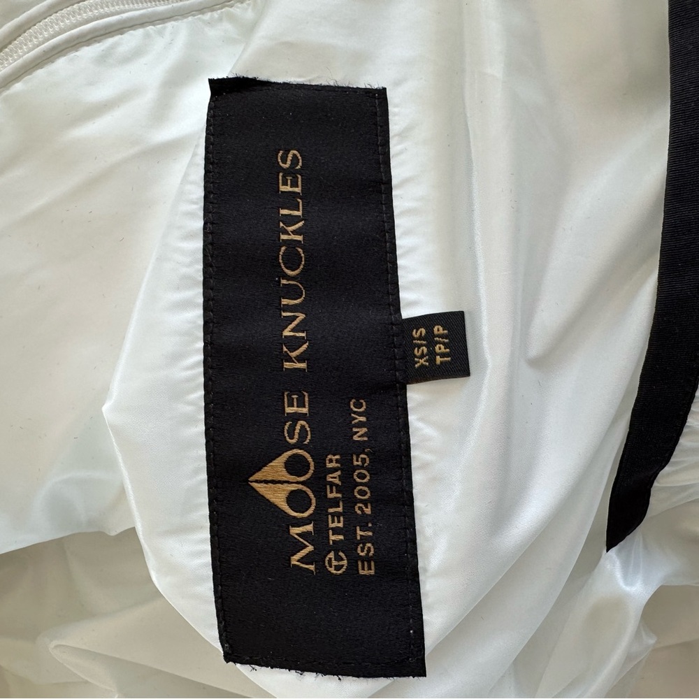 Moose Knuckles White Jacket with Black and Gold Logo - Picture 4 of 4